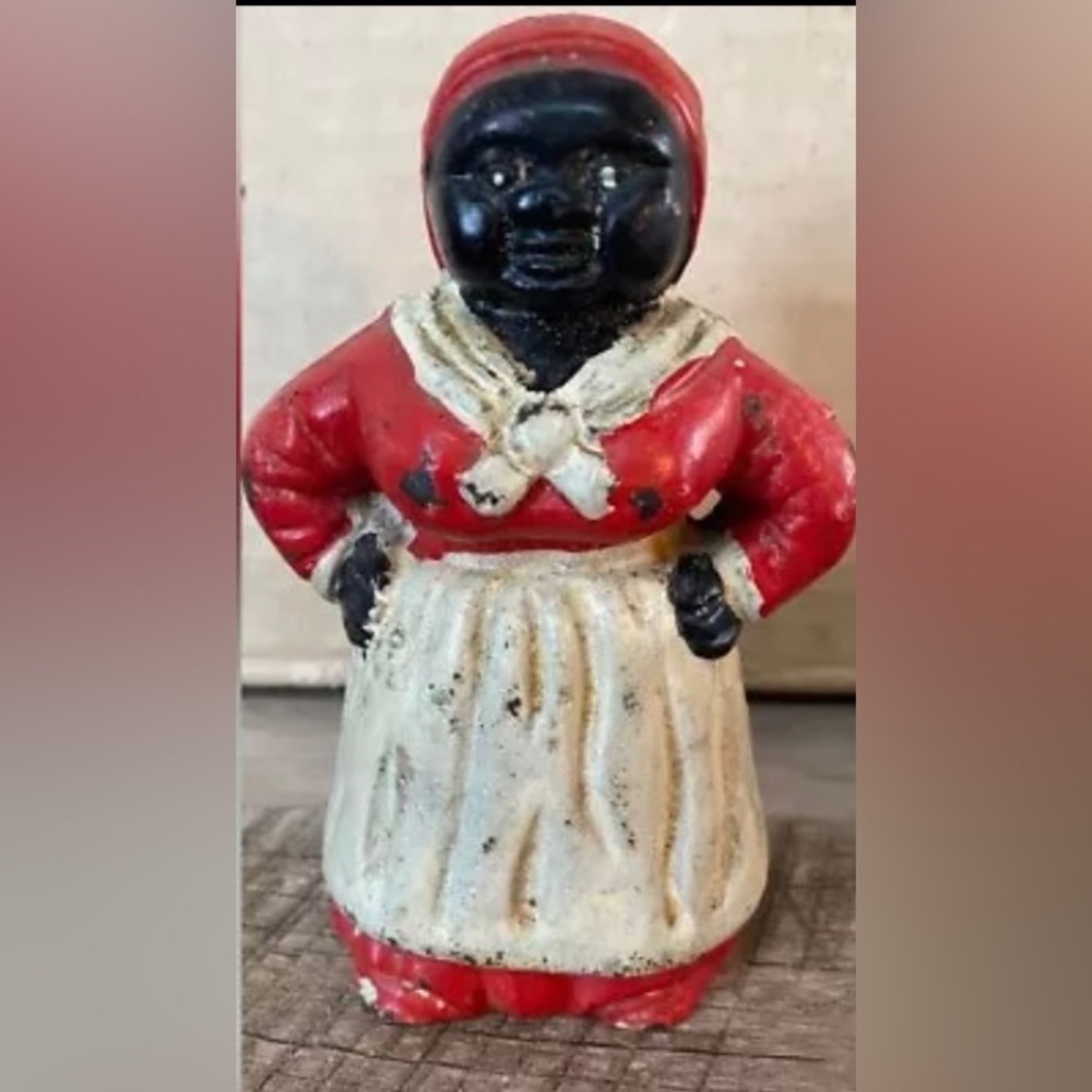 Vintage Bank Folk Art Americana Cast Iron Red White Apron 5 3/4 x 3”